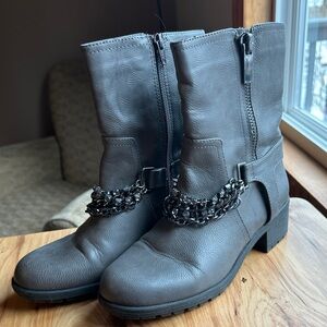 Vera Wang Gray Leather Ankle Boots with Chain Detail